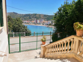 Panoramic Apartment in Villa on The Beach, In Center